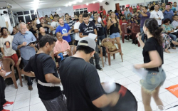 Integrantes do Levante Popular da Juventude realizam interven