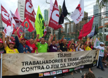 Com 20 mil nas ruas, centrais sindicais convocam greve geral em Fortaleza