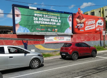 Fortaleza: Outdoors cobram piso salarial e jornada de 30 horas para a enfermagem