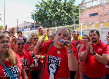 SINDIUTE promove manifestação na Câmara pela liberdade dos professores