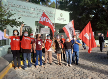 Fortaleza: Servidores fazem protesto em frente ao Hospital do Coração