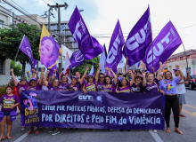 Festival 8 de Março leva 10 mil de mulheres às ruas de Fortaleza