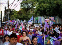 Mulheres vão às ruas em Fortaleza contra o feminicídio e o fim da aposentadoria