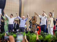 CUT-CE participa da solenidade de assinatura da MP que cria o Programa Escolas de Tempo Integral em Fortaleza